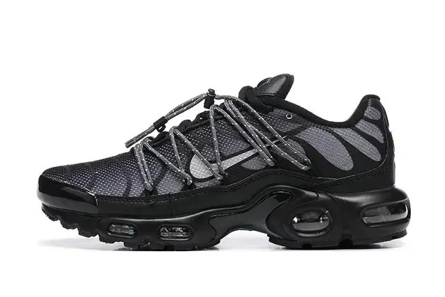 Nike Air Max Plus Triple Black