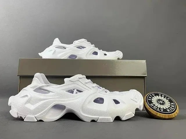 Balenciaga Triple S White