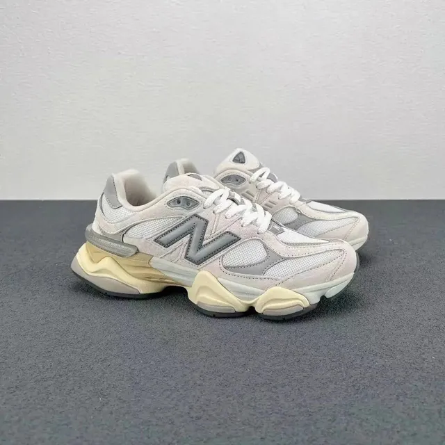 New Balance 2002R Cloud Grey