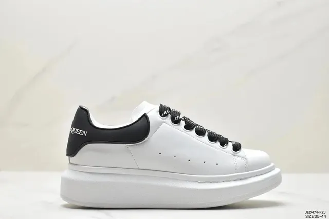 Alexander McQueen Sneaker Oversized