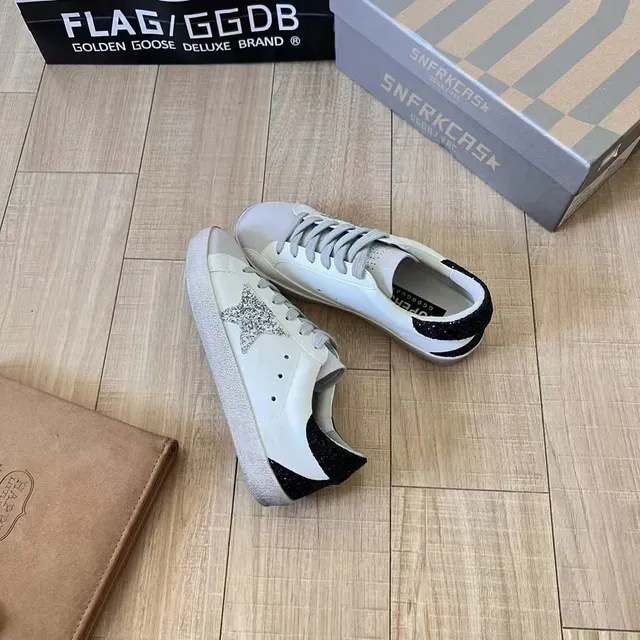Golden Goose Superstar Glitter Star