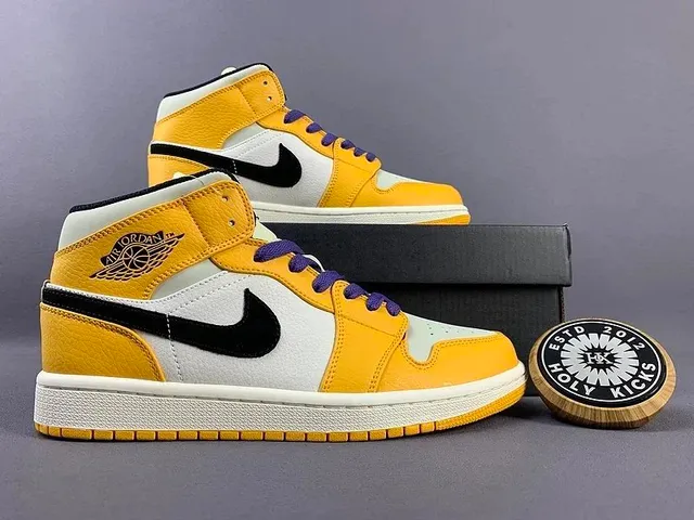 Air Jordan 1 Mid Lakers