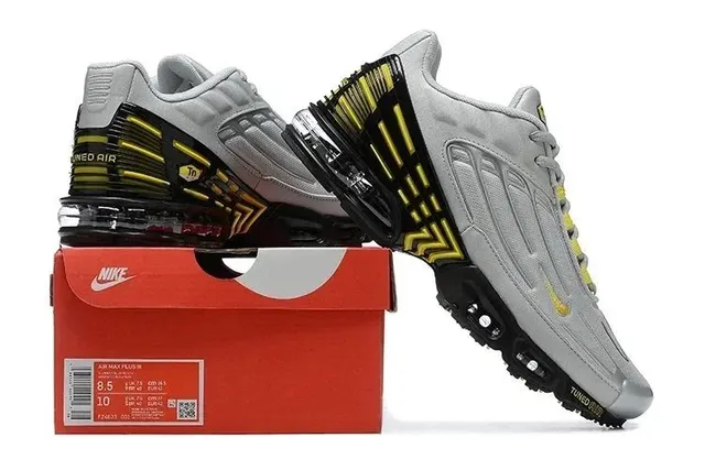 Nike Air Max Plus Light Bone/Black/Volt
