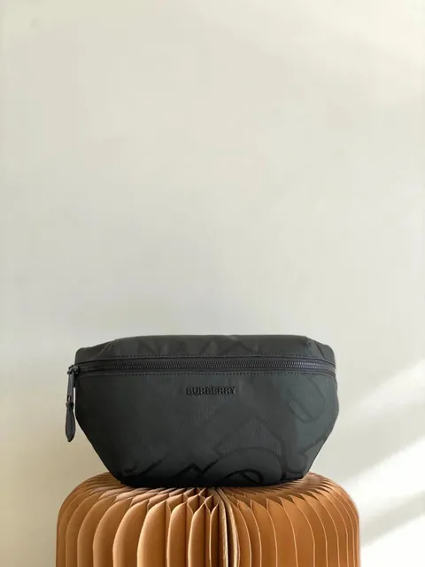 31 x 7.5 x 16 cm