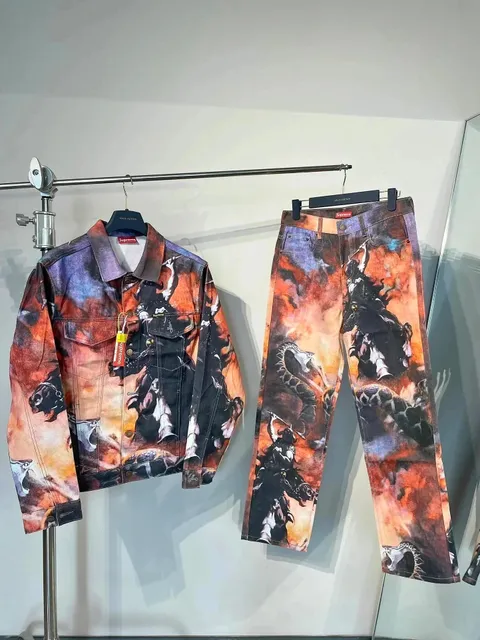 Supreme × Louis Vuitton