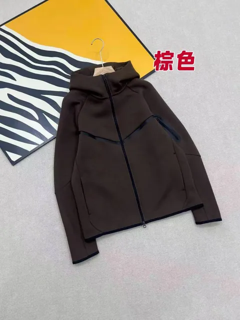 棕色外套