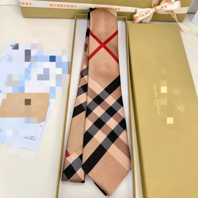 Burberry Classic Check Tie Nova Check
