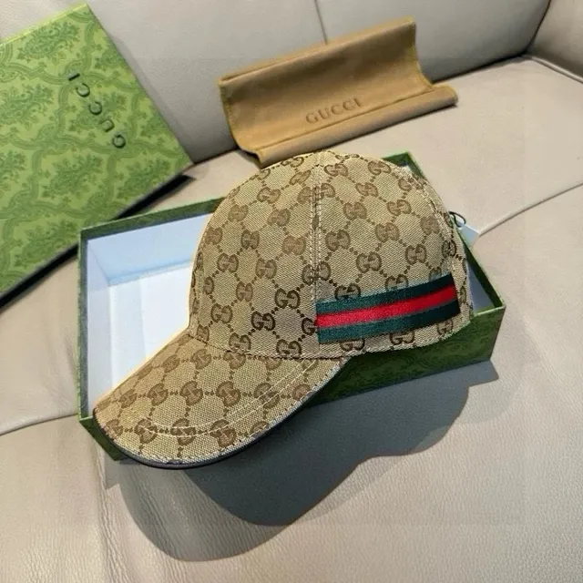 Gucci Baseball Cap GG Supreme with Web Stripe