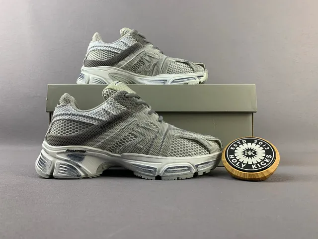 New Balance NB 2002R Phantom