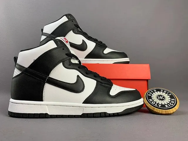 Nike Dunk High Panda