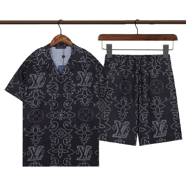 Louis Vuitton Monogram Print Set White Outline Pattern