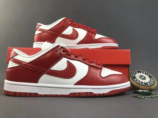 Nike Dunk Low Cherry