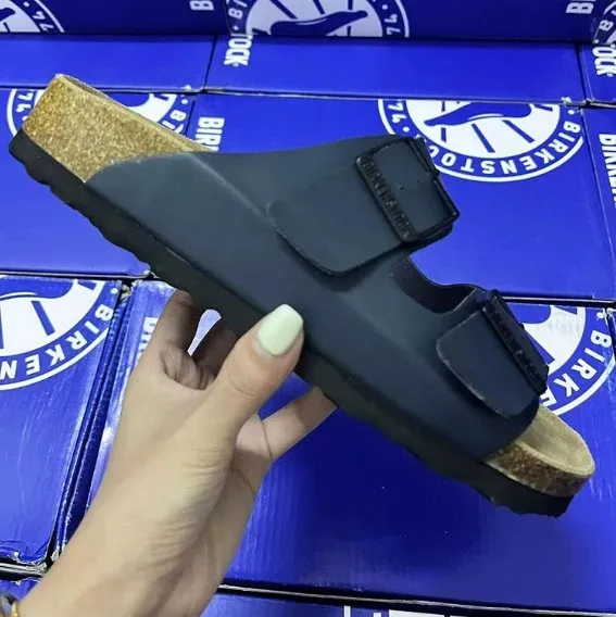 蓝色皮面