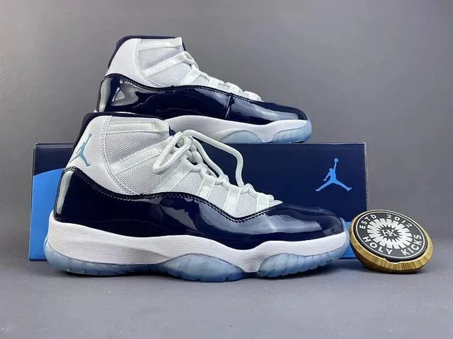 Air Jordan 11 Concord
