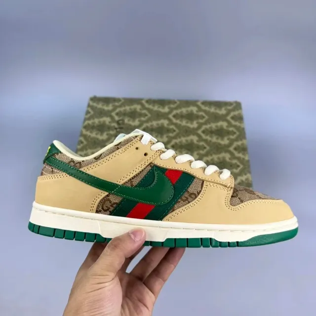 Nike × Gucci Dunk Low