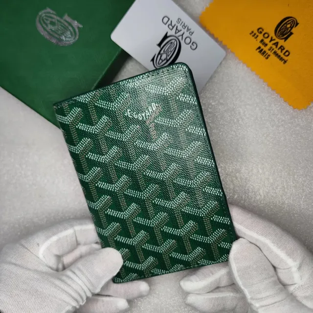 Goyard Saint Louis Passport Cover Green Chevron