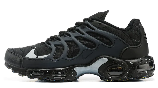 Nike Air Max Plus Triple Black