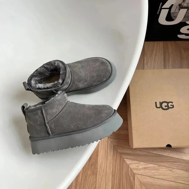 UGG Mini Platform Boot
