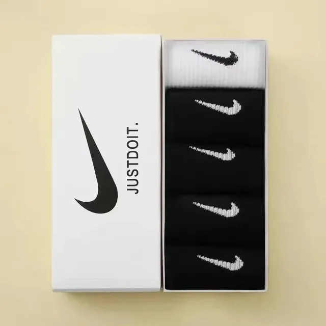 Nike Socks Swoosh Logo