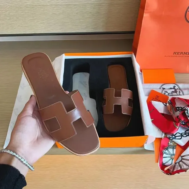 Hermès H Evelyne Slide Gold Hardware