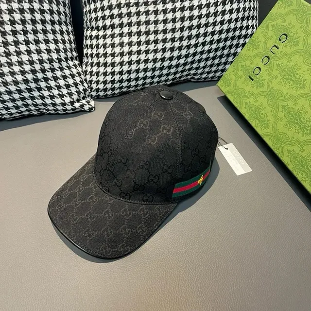 Gucci GG Supreme Cap Web Stripe