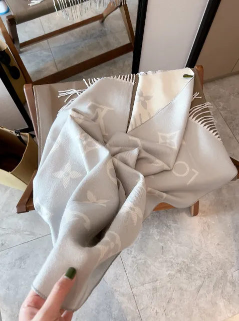 Louis Vuitton Monogram Shawl Reversible