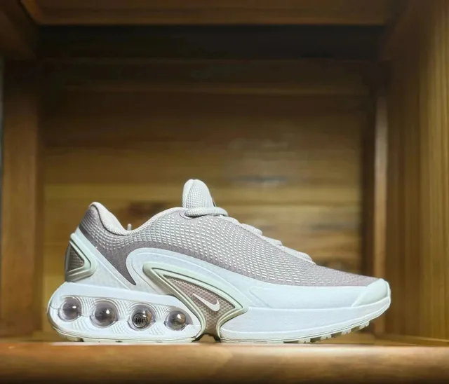 Nike Air Max Plus Light Bone
