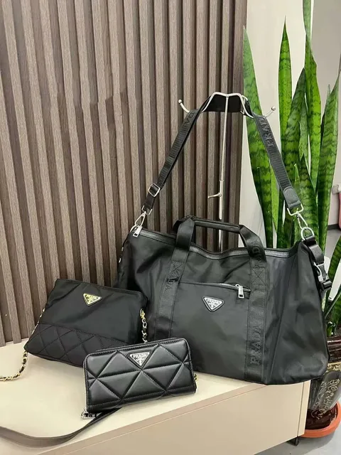 Prada Re-Edition 2005 Set