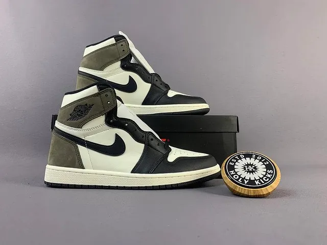 Travis Scott Air Jordan 1 High Mocha
