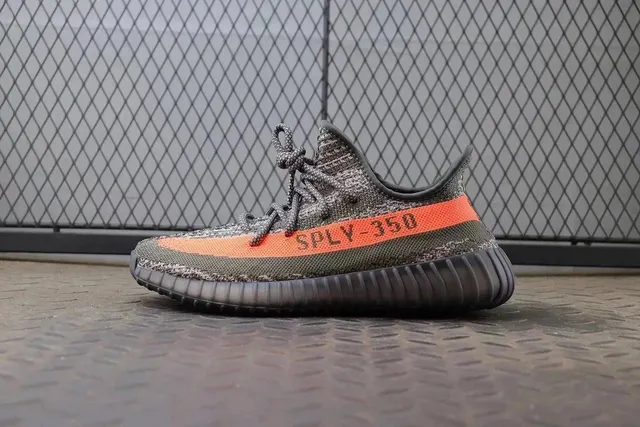 Yeezy 350 V2 Zebra