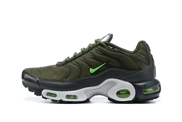 Nike Air Max Plus Olive