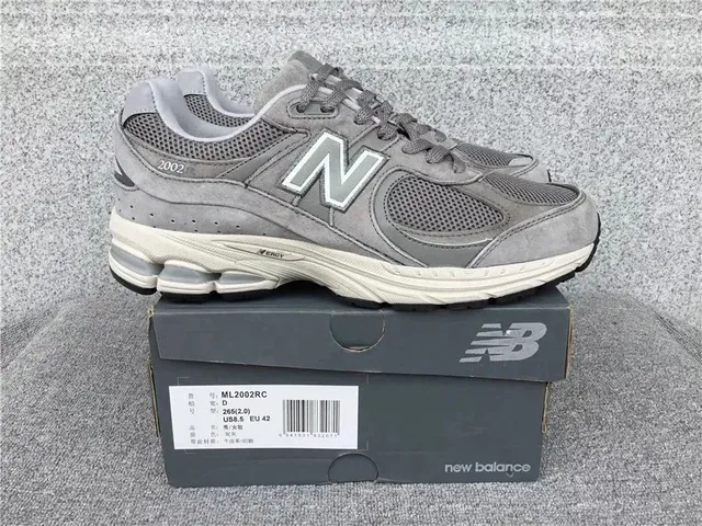 New Balance 2002R Grey/White