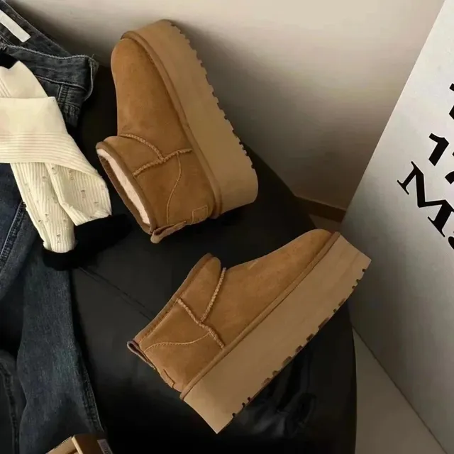 UGG Platform Mini