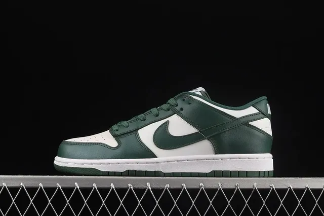 Nike Dunk Low Pine Green
