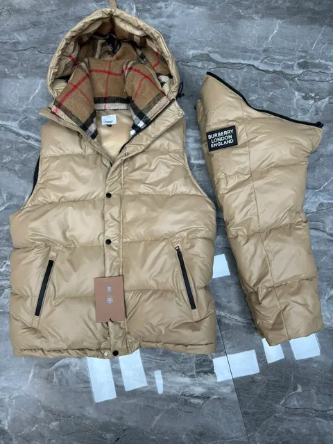 23卡其