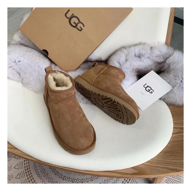 UGG Classic Mini
