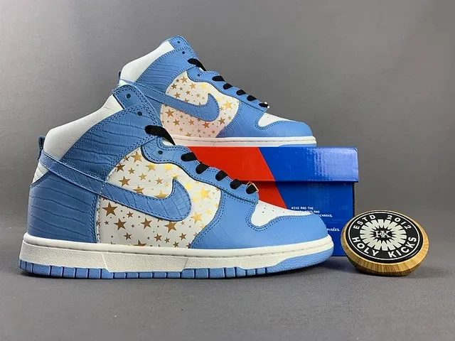 Nike Dunk High Star Print