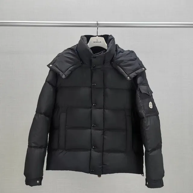 Moncler Puffer Jacket Classic Quilted