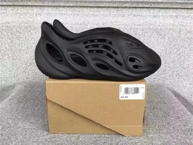 Yeezy Foam Runner Onyx