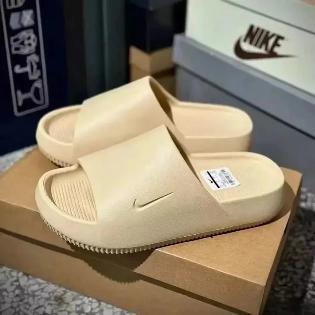 Nike sandals slippers