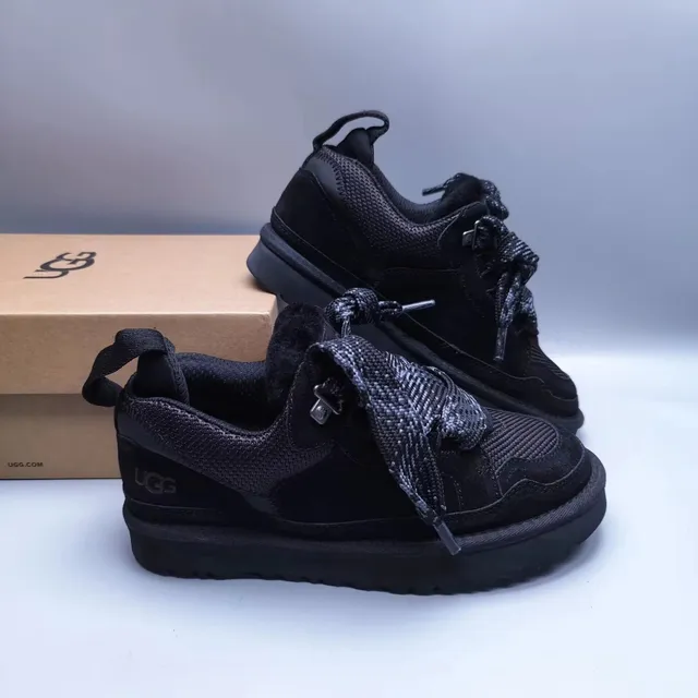 UGG Neumel All Black