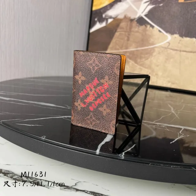 Louis Vuitton × Supreme Passport Holder
