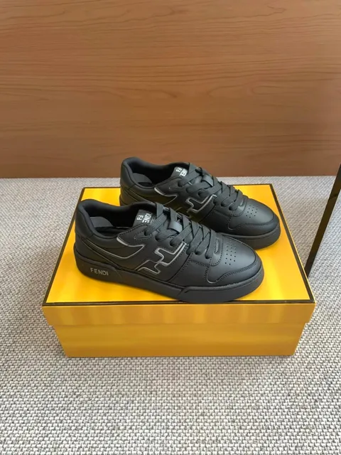 Fendi H sneaker