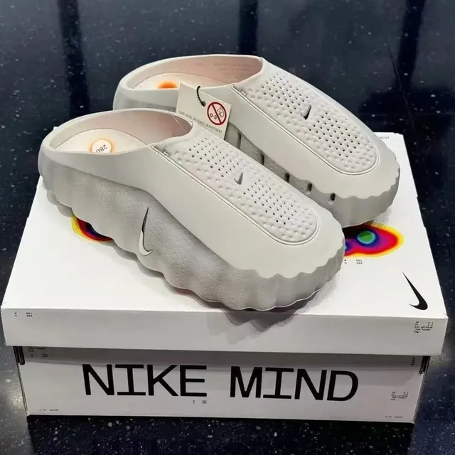 Nike Mind Triple White