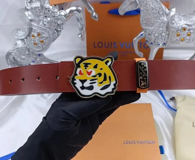 Louis Vuitton Tiger Belt Enamel Tiger Buckle