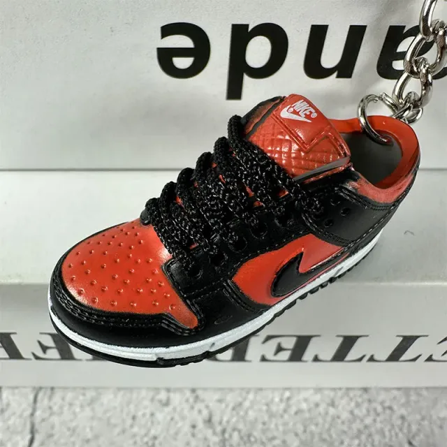 121.black orange