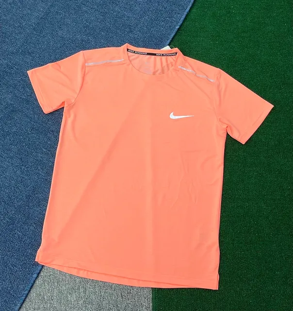 Nike Running Tee Reflective Detail