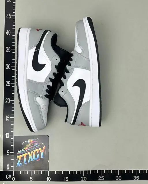 Nike Air Force 1 Low Wolf Grey