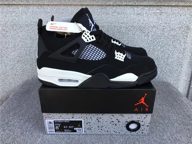 Air Jordan 4 Retro Bred
