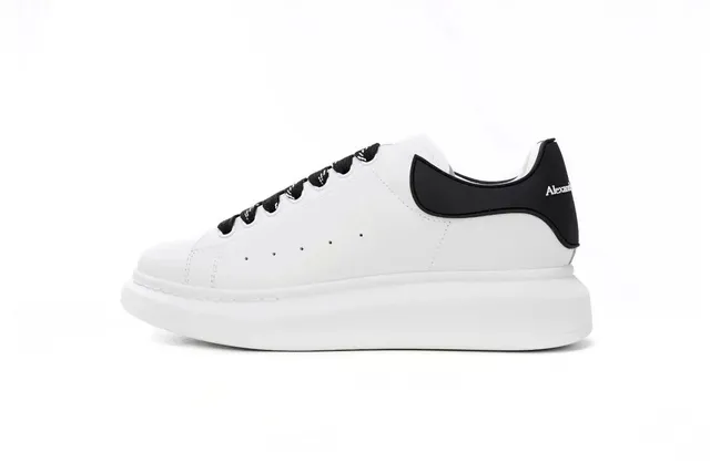Alexander McQueen Oversized Sneaker White/Black
